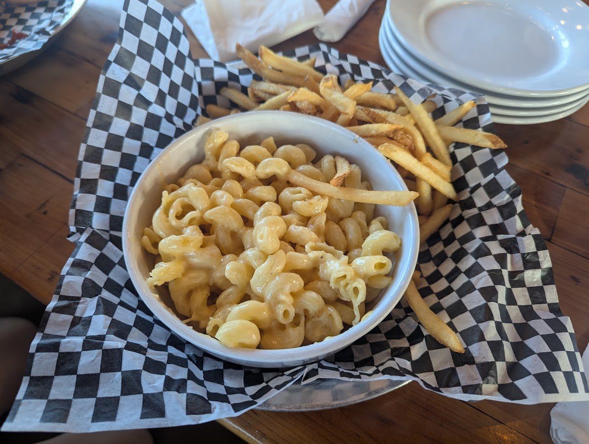 302 Social Eatery and Barroom restaurant photo