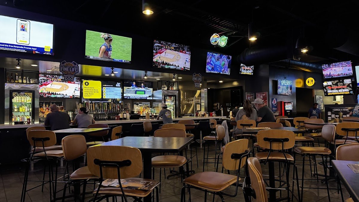 Buffalo Wild Wings restaurant photo