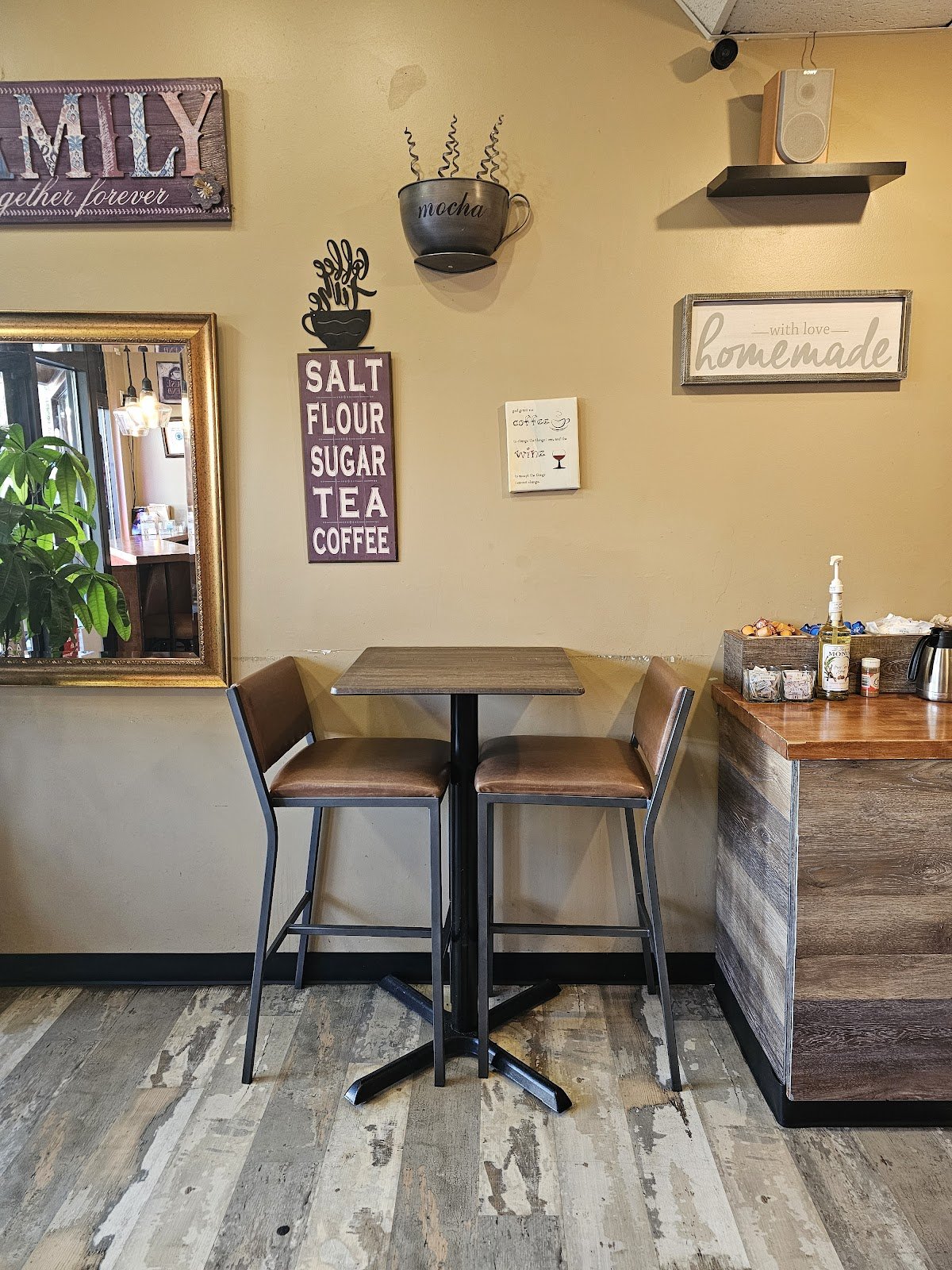 Cafe a Go-Go restaurant photo