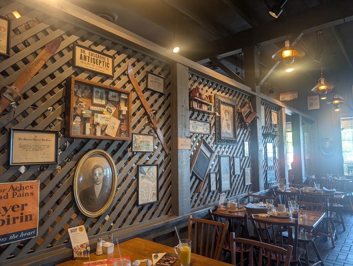 Cracker Barrel Old Country Store restaurant photo