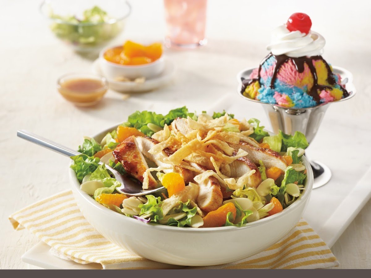 Friendly's restaurant photo
