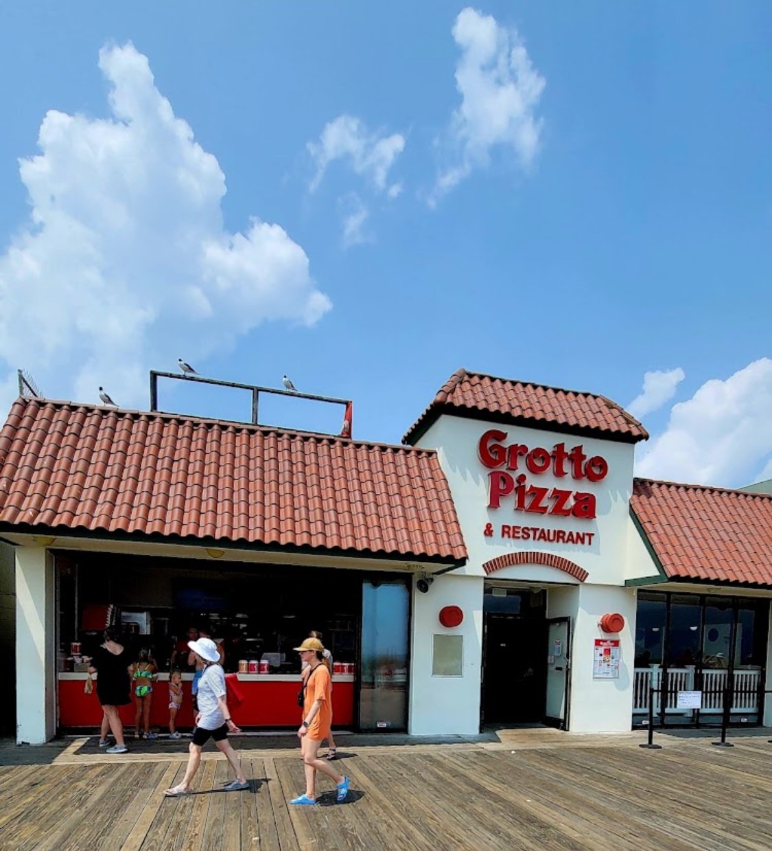 Grotto Pizza restaurant photo