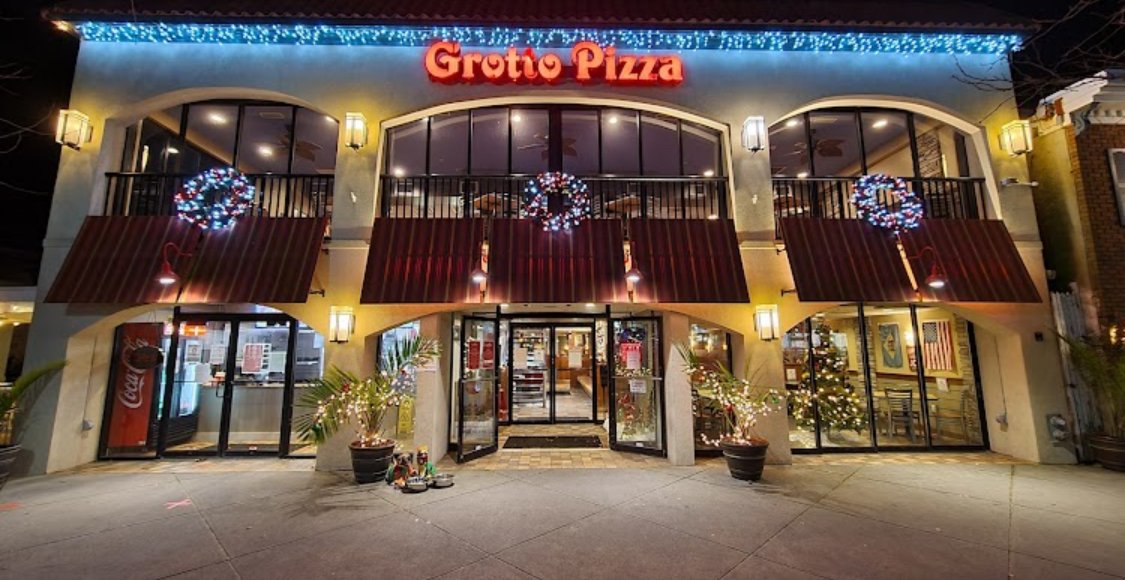 Grotto Pizza restaurant photo
