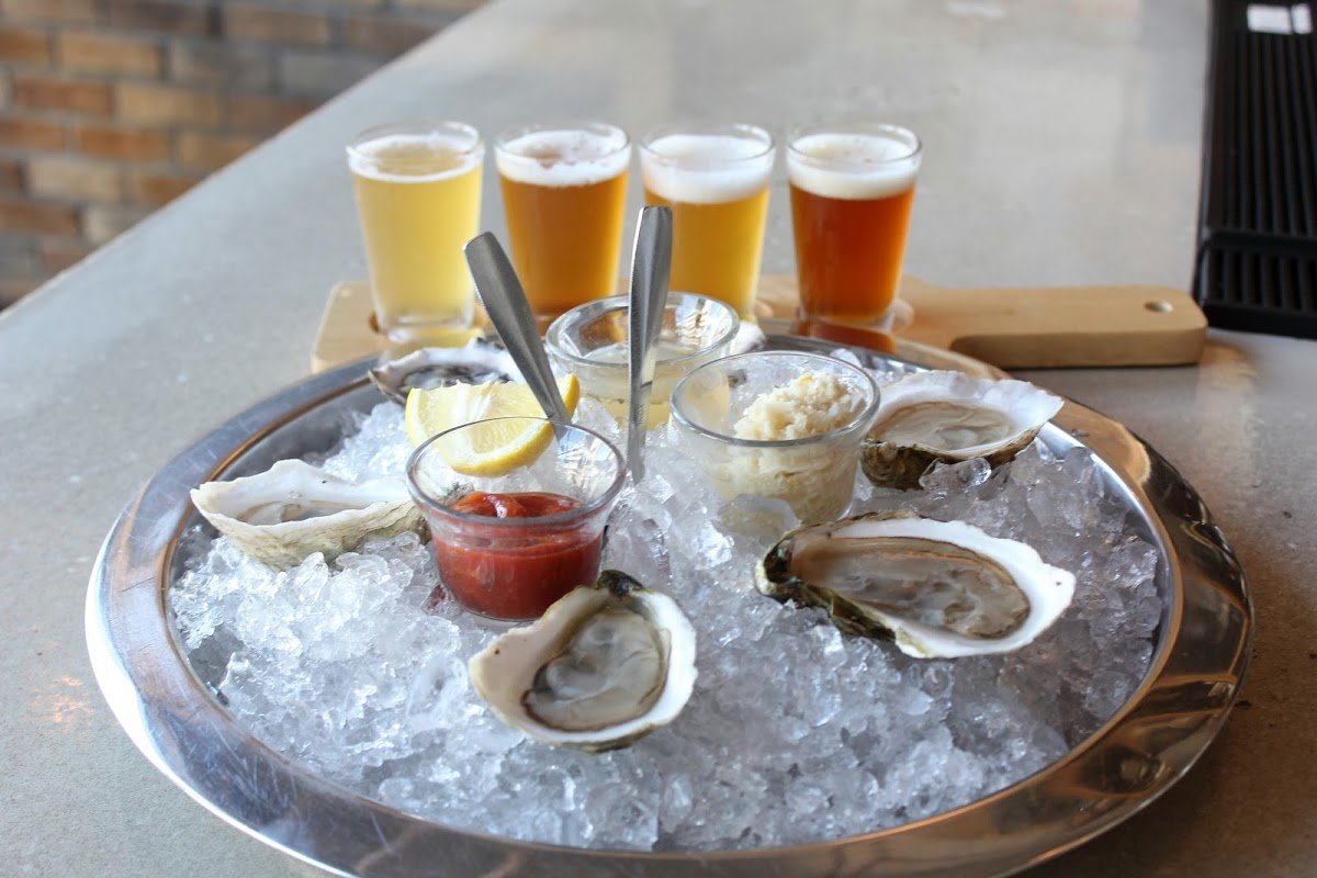 Henlopen City Oyster House restaurant photo
