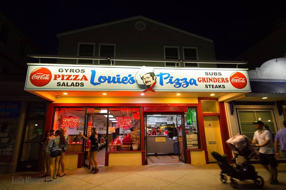 Louie's Pizza restaurant photo