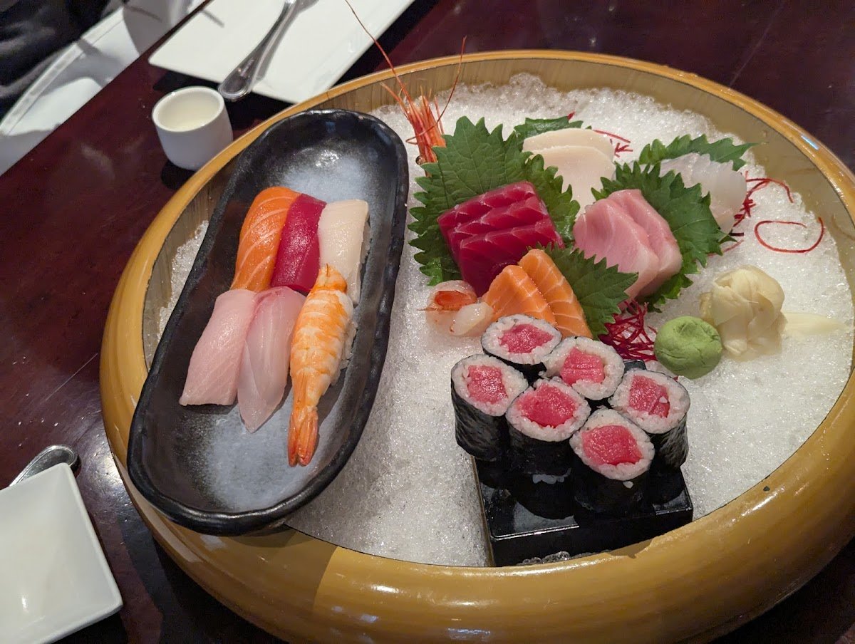 Saketumi restaurant photo