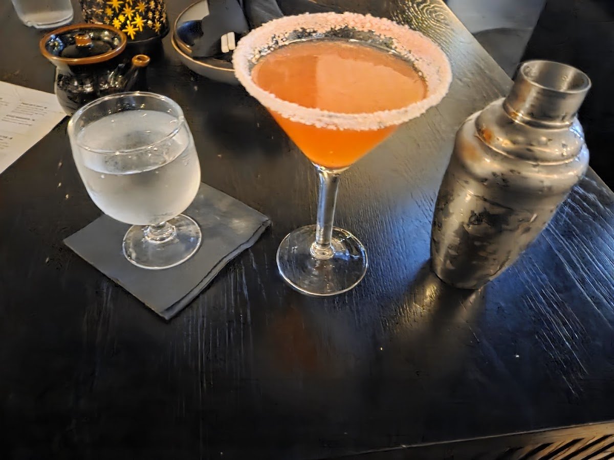 Stingray Sushi Bar + Asian Grill restaurant photo