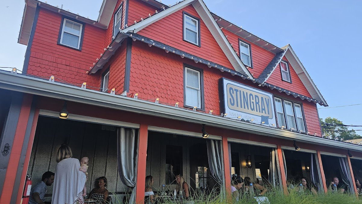 Stingray Sushi Bar + Asian Grill restaurant photo