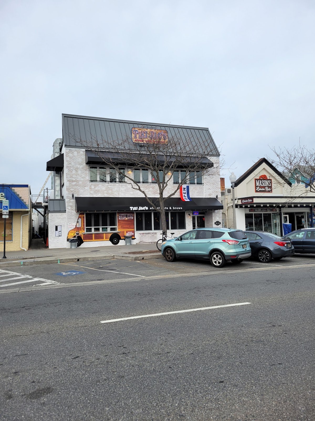 Tiki Jac's Street Eats & Brews restaurant photo